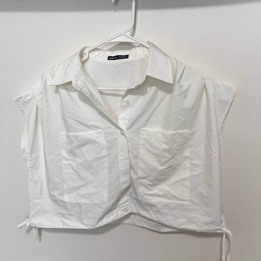 White crop top.
